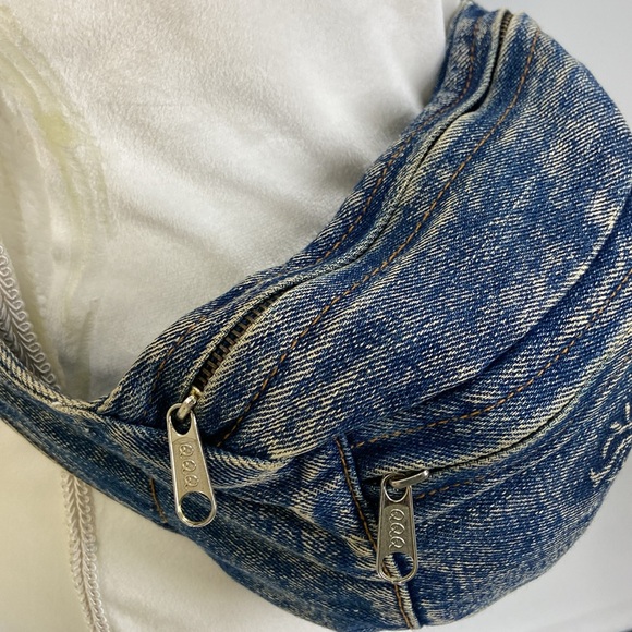 Pacific Connections denim hip bag with adjustible strap front zip close pocket - Picture 14 of 16